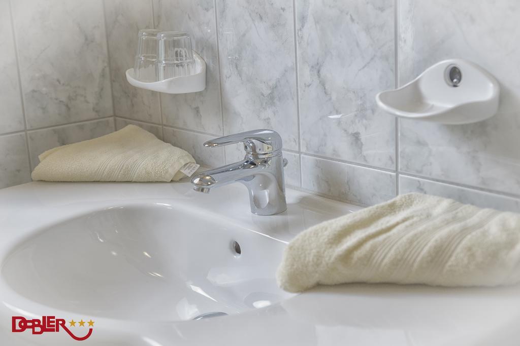 Ferienhotel Dobler Weissenbach am Lech Habitación foto