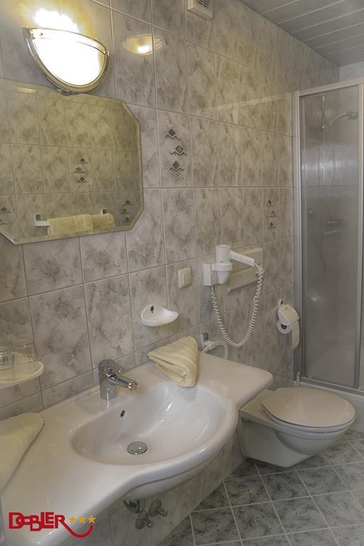 Ferienhotel Dobler Weissenbach am Lech Habitación foto
